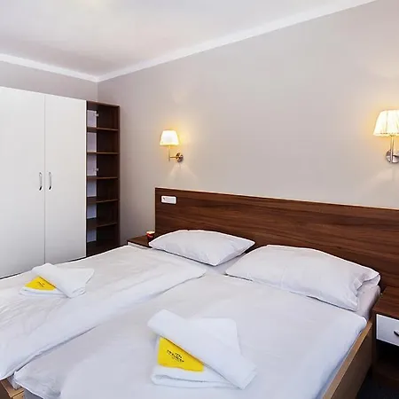 Hotel Arkada 3*