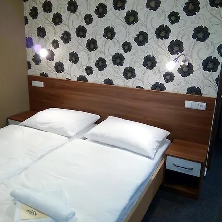Arkada Hotel 3*