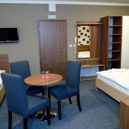 Hotel Arkada 3*