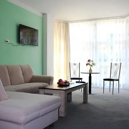 Hotel Arkada 3*