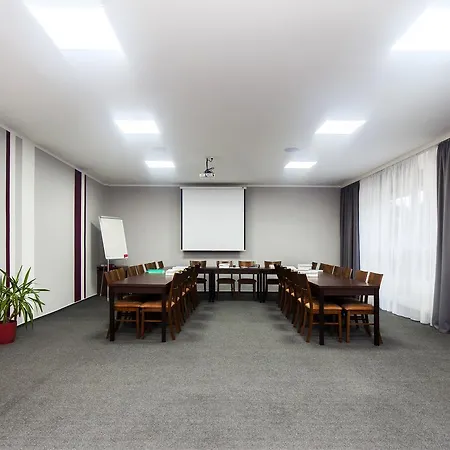 Hotel Arkada 3*