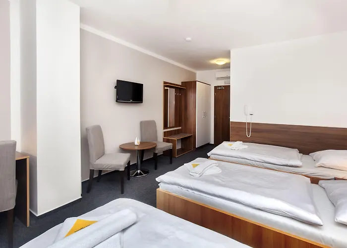 Hotel Arkada 3*