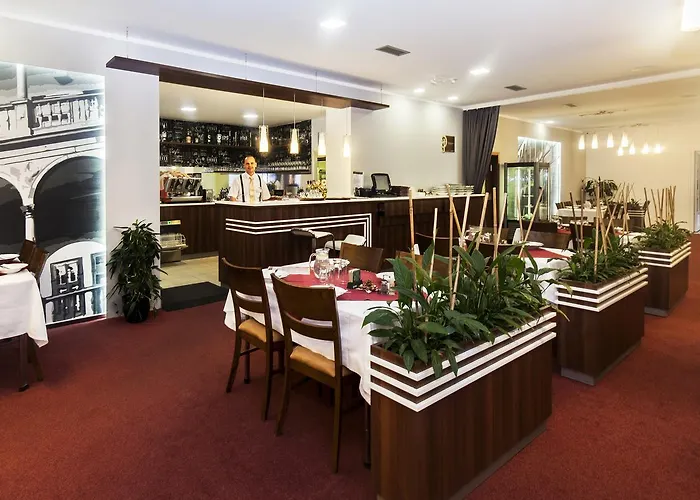 Arkada Hotel 3*